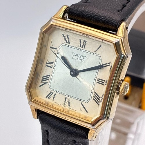 Montre romaine octogonale
