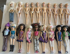 19 LIV DOLL CLOTHS WIG LOT