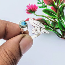 Bague oiseau pierre précieuse