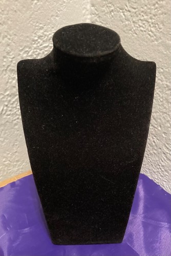 Black velvet necklace - necklace, display