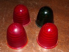 Lot de 4 cabochons de dépassement forme obus en verre ( 3 rouge 1 vert )