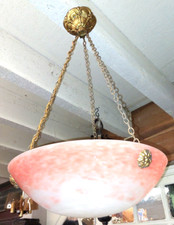 LUSTRE PLAFONNIER EN VERRE pressé signé  NOVERDY