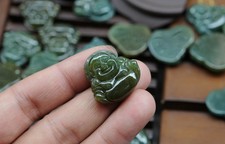 Magnifique Pendentif Bouddha en Jade Vert Jaunâtre