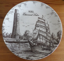 Royal porcelaine Bavaria KPM - KIEL Ehrenmal Laboe  Assiette D 23.5 cm