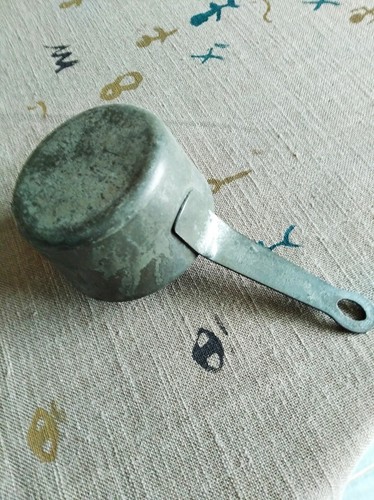 Petite casserole ancienne - , en