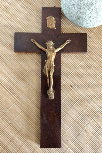Ancienne croix religieuse bois