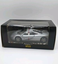 Voiture Maisto 1/24 McLaren F1 Gris / Argent 1993 Collection Spéciale Shell
