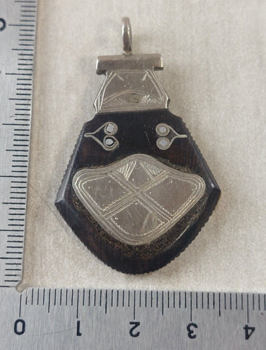 Ancien pendentif ethnique - , /