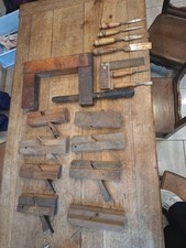Lot D'outils Anciens Rabots Et Ciseaux A Bois