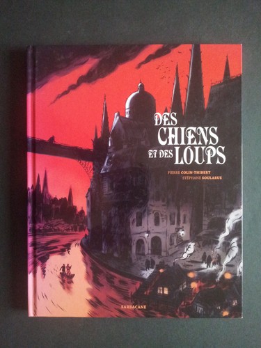 Des chiens loups - et,