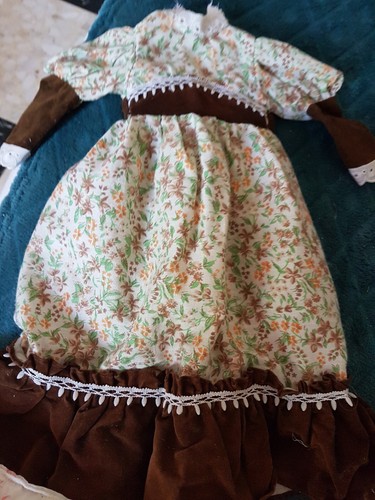 Robe fleurs fond - à,