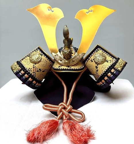 Ancien casque japonais