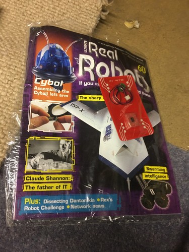 Ultimate real robots - robots, magazine