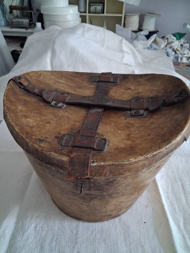 Ancienne boîte chapeau - boîte,