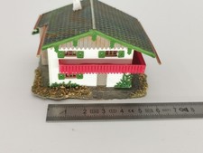 MODÉLISME FERROVIAIRE ÉCHELLE N CHALET A ÉTAGE ET COURSIVE