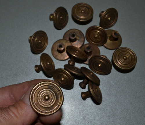 Bouton ancien - un,