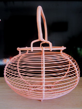 Ancien grand panier à salade œufs VINTAGE 1970 métal gainé plastique rose/saumon