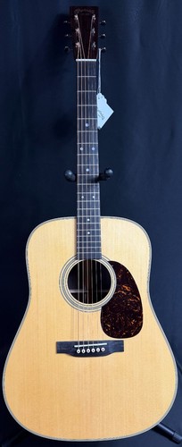 Martin dreadnought - d-28,
