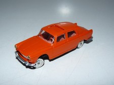 voiture norev plastique peugeot 404 orange / 1:43 / pas de manque pas de casse