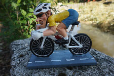 815.9659  FIGURINE METIER CARICATURE CYCLISTE VELO TOUR DE FRANCE JAUNE DERNIER