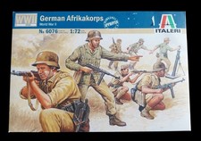 2 grappes de figurines au