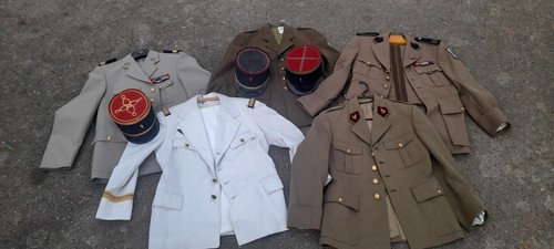 Lot uniformes militaires - 5,