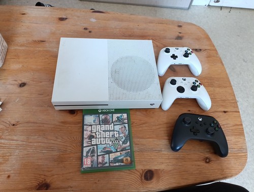 Microsoft xbox one 500 - one, s