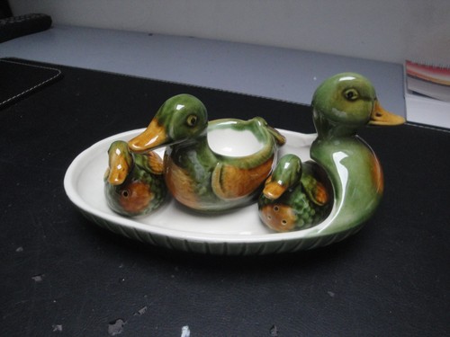 Service condiments canards - service,