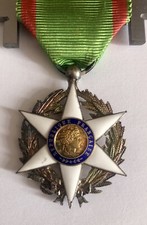 MÉDAILLE ORDRE DU MÉRITE