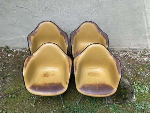 Signed herman miller eames - 4,