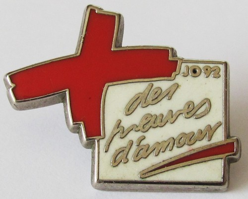 Pin croix rouge - pin's,