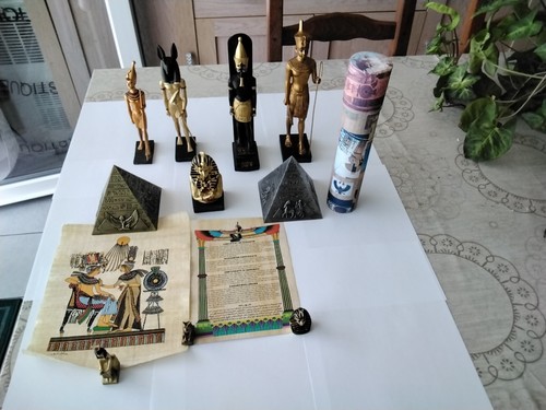 Lots statuettes égypte de - 8,