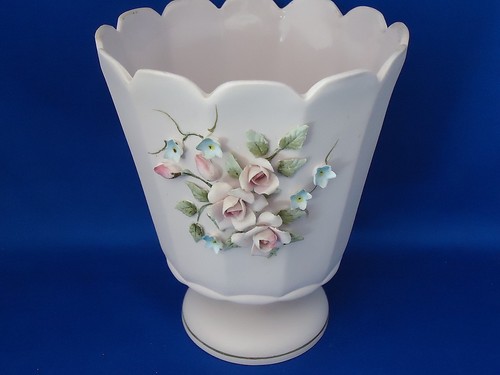 Lefton china vase - lefton,