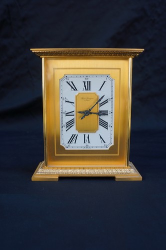 Horloge poser hour lavigne - horloge, À