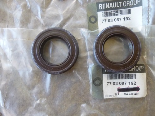 Deux joints spi arbres a - joints,
