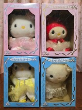 Lot de 4 peluches pour poupée ballet Sanrio Hello Kitty My Melody boîte...