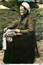 Métiers - Artisanat - Dentelle - Dentellière à la coiffure à flots - Folklore -