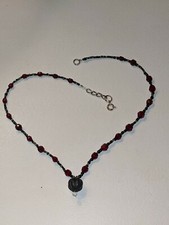 Collier perles noires et bordeaux de diverses tailles, réglable, NEUF