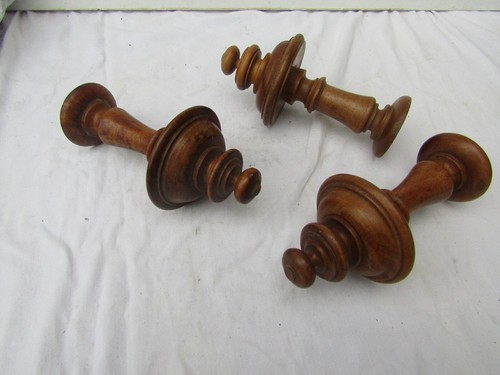 Lot toupies en bois - 3,