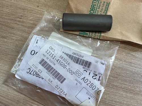 Une tige piston quad suzuki - une, de