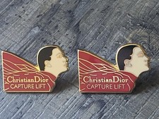 2 PINS PIN’UP BADGE BROCHE