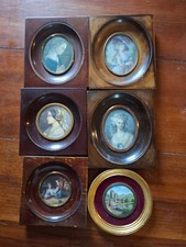 ensemble de 12 miniatures