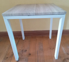 Table d'appoint Idustrielle. Bout de canapé. Table de Chevet en Bois .