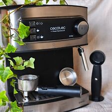 machine à café de bar avec buse a vapeur noir et grise en excellent état 