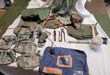 militaria outils du soldat  pochette US  sac , casquette camo etc