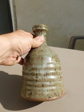 Vase  en grès signé