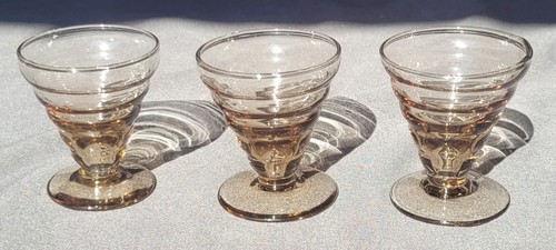 Lot petits verres - petits, à