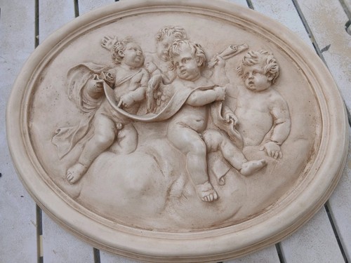 Beau bas relief platre - bas,