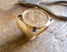 Chevalière or carré douille