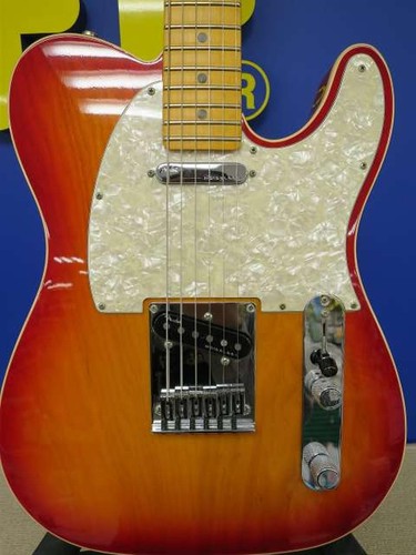 Guitare électrique solide